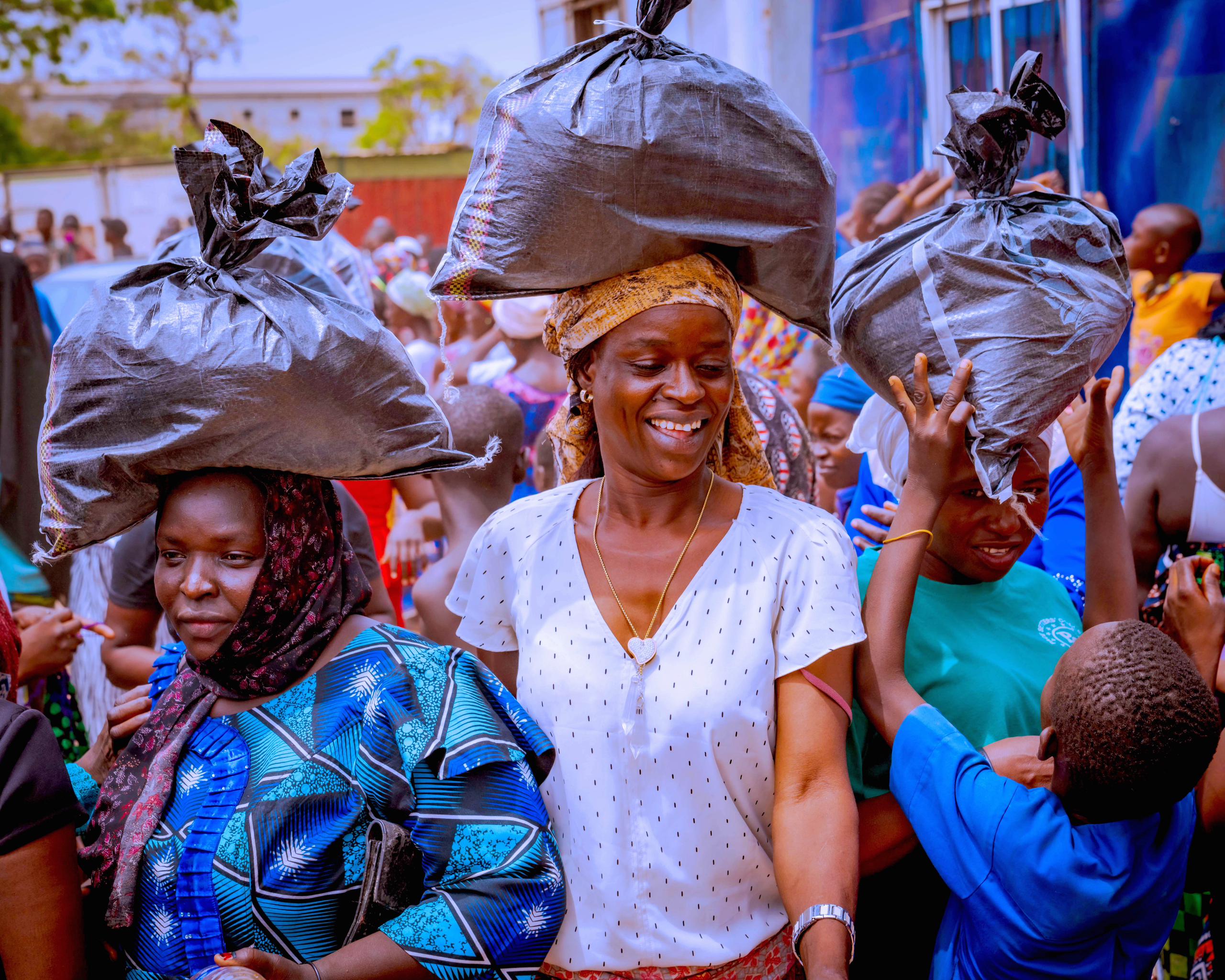 Daurama Foundation distributes food stuffs, relief materials to Kuchingoro IDP Camp Residents ahead of Ramadan