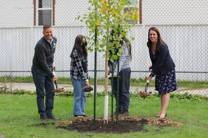 Institute celebrates 100th anniversary with tree planting