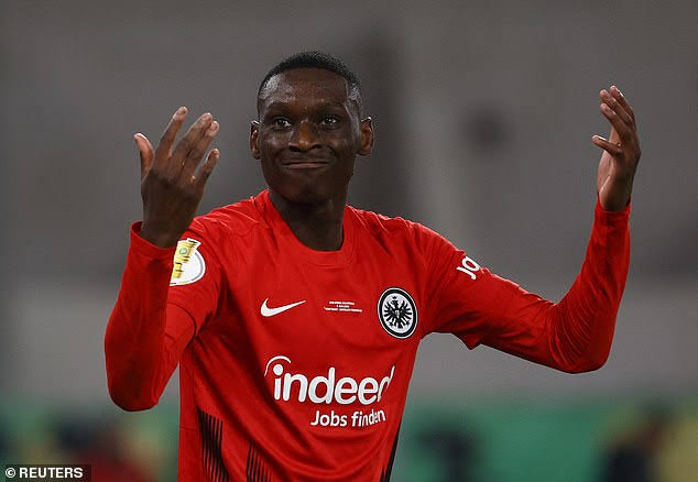 Kolo Muani snubs Frankfurt training, seeks PSG transfer   