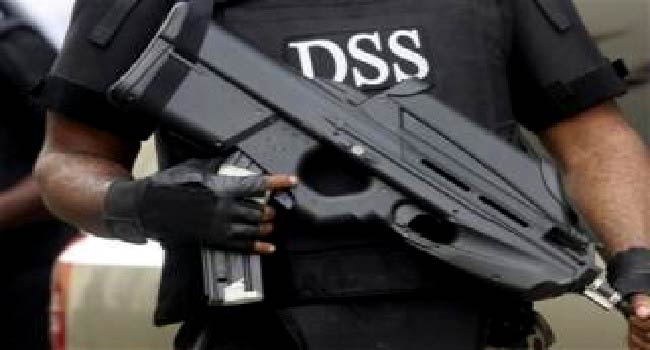 DSS operatives seize photojournalist’s phone over detained Igboho’s aides