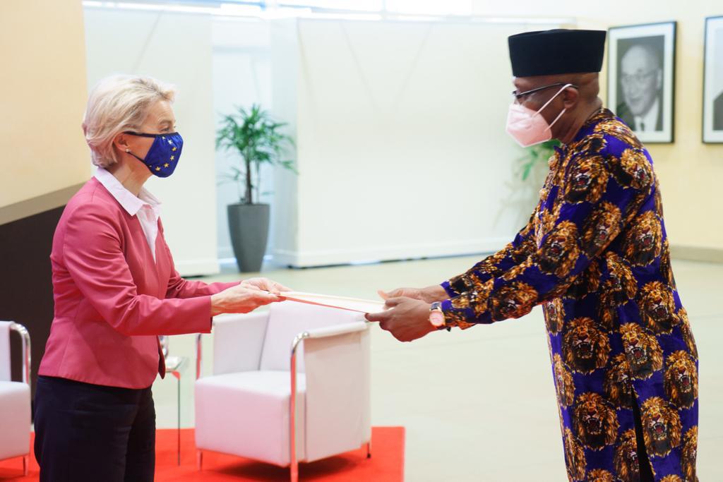Ambassador Onowu presents Letters of Credence to European Commission’s President