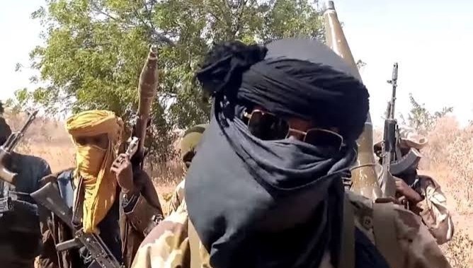 Gunmen kidnap Permanent Secretary, son in Niger