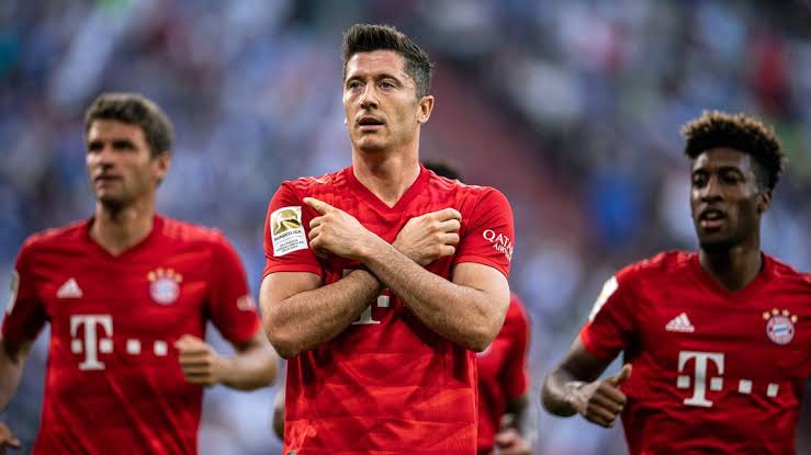 Lewandowski reports to Bayern Munich for pre-season